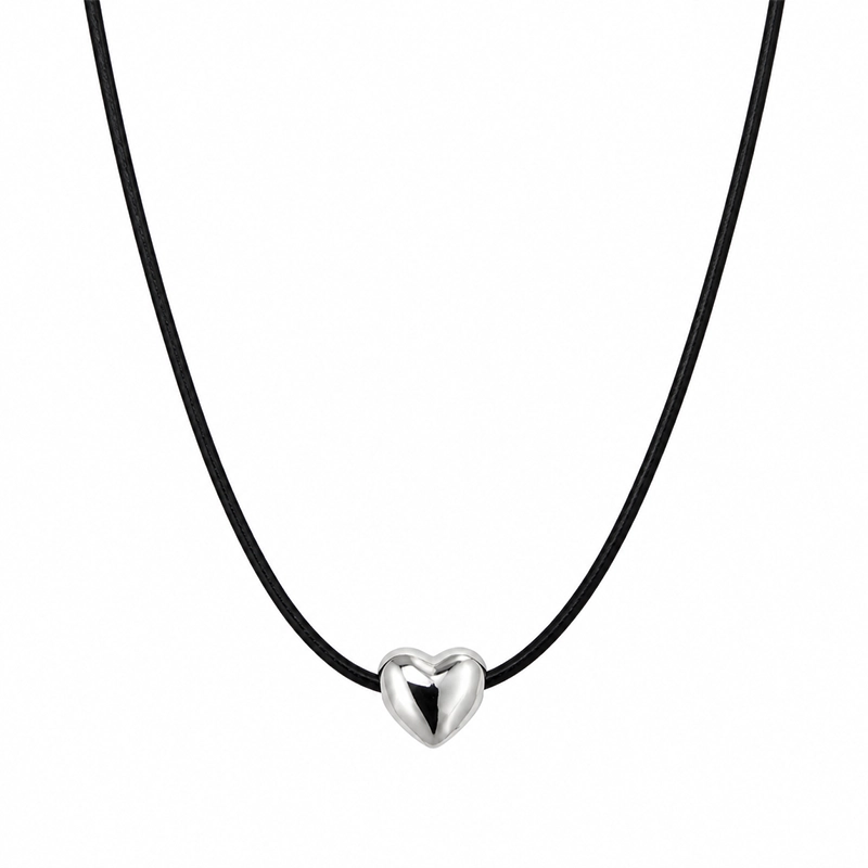 black-heart-necklace-women گردنبند قلب نقرهای با بند کراباتی