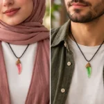 گردنبند چوب و رزین شبتاب طرح عاج