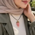 گردنبند چوب و رزین شبتاب